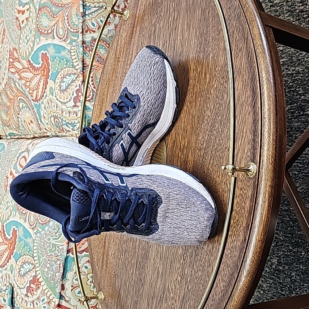 ASICS gt 1000
